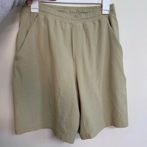 lululemon athletica Men's Athletic Shorts in fog green